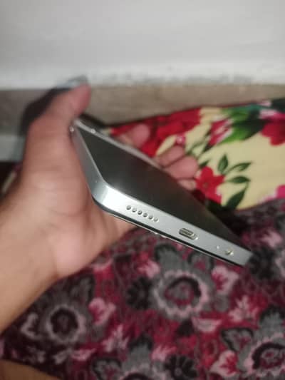 8/256 All original ha mobile koi issues nhi