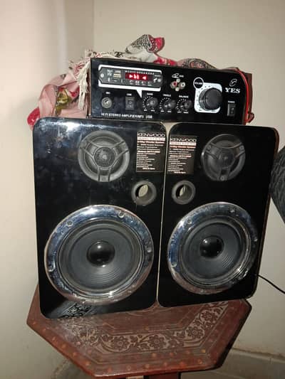 Speakers with amplifier