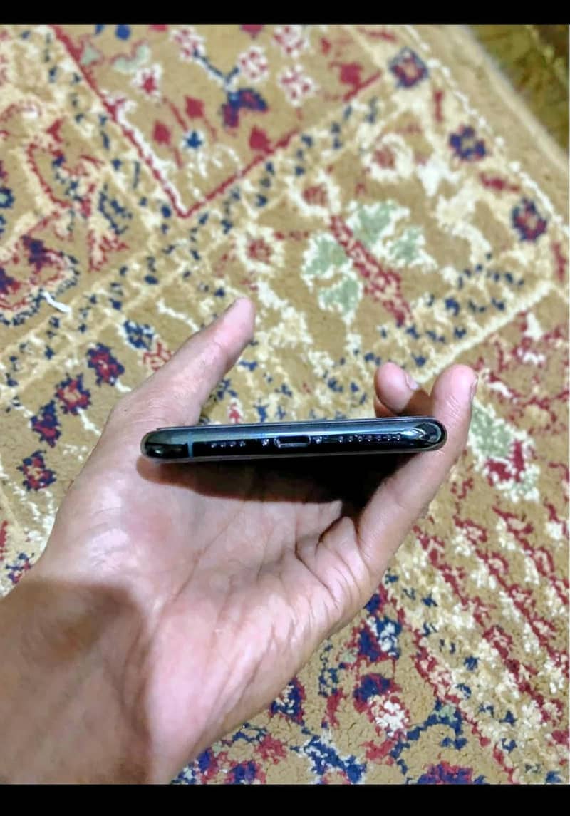 Iphone 11 pro max 4