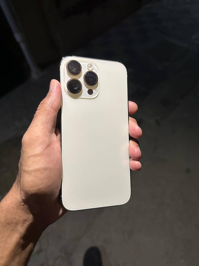 iPhone 14 pro max 0