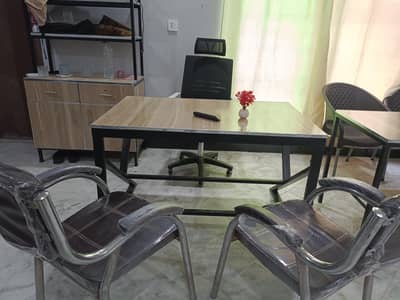 Executive/ reception metal + wood table 4 × 2.5 Feet