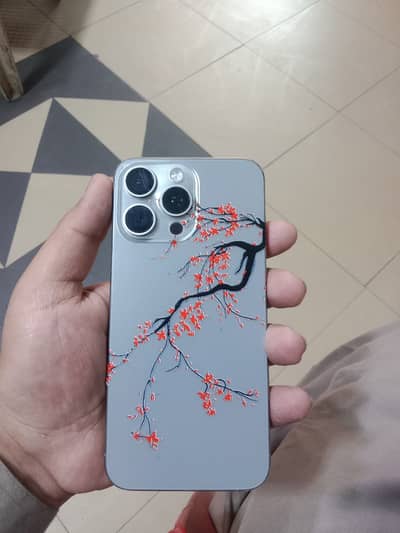 I phone 15 pro max 256 natural titanium JV