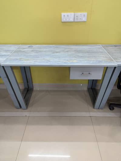 Office Workstations / Tables