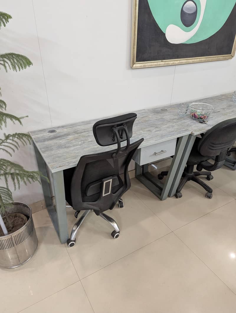 Office Workstations / Tables 5