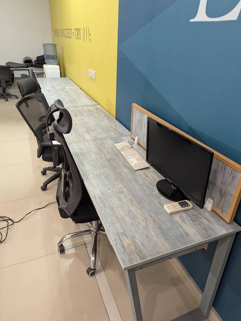 Office Workstations / Tables 8