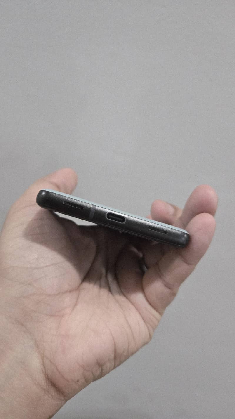 Google Pixel 6a 5