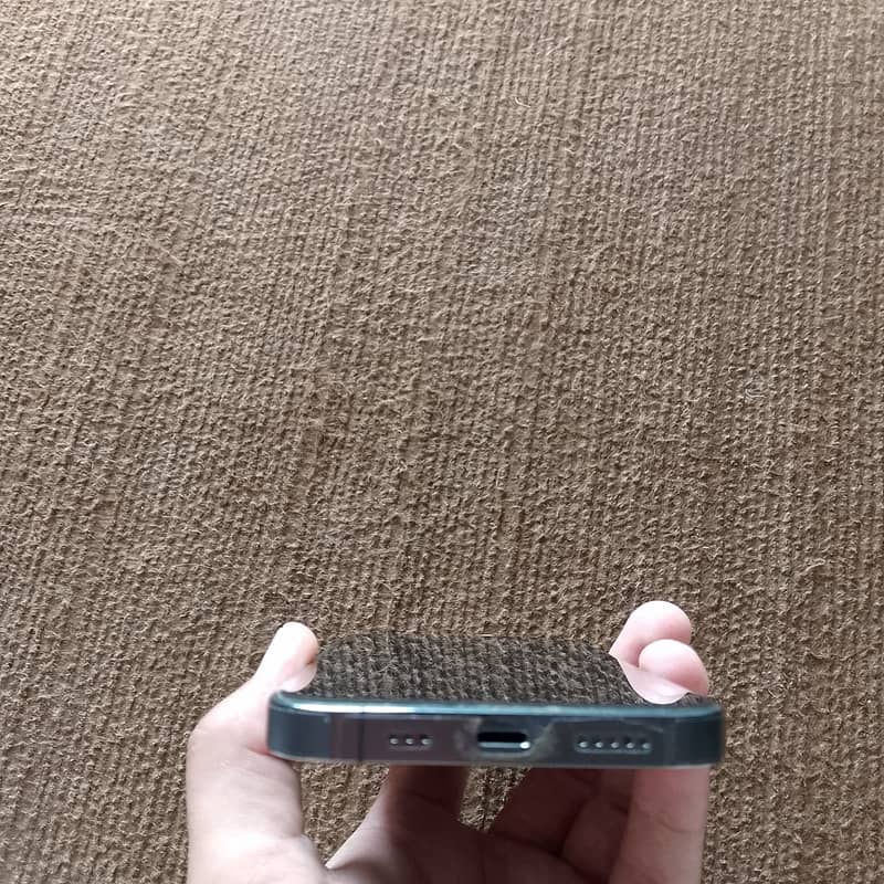 Apple iPhone 14 Pro 4