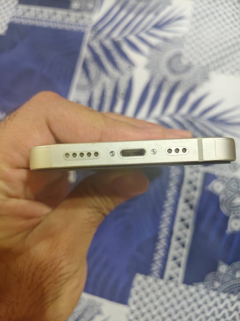 iPhone 13 1