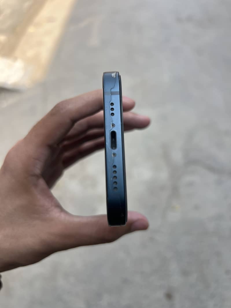 Iphone 13 4