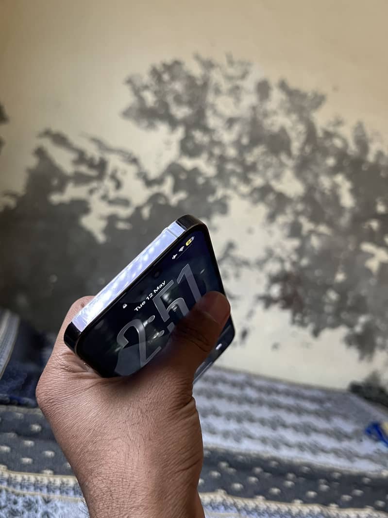 Iphone 14 pro max 4