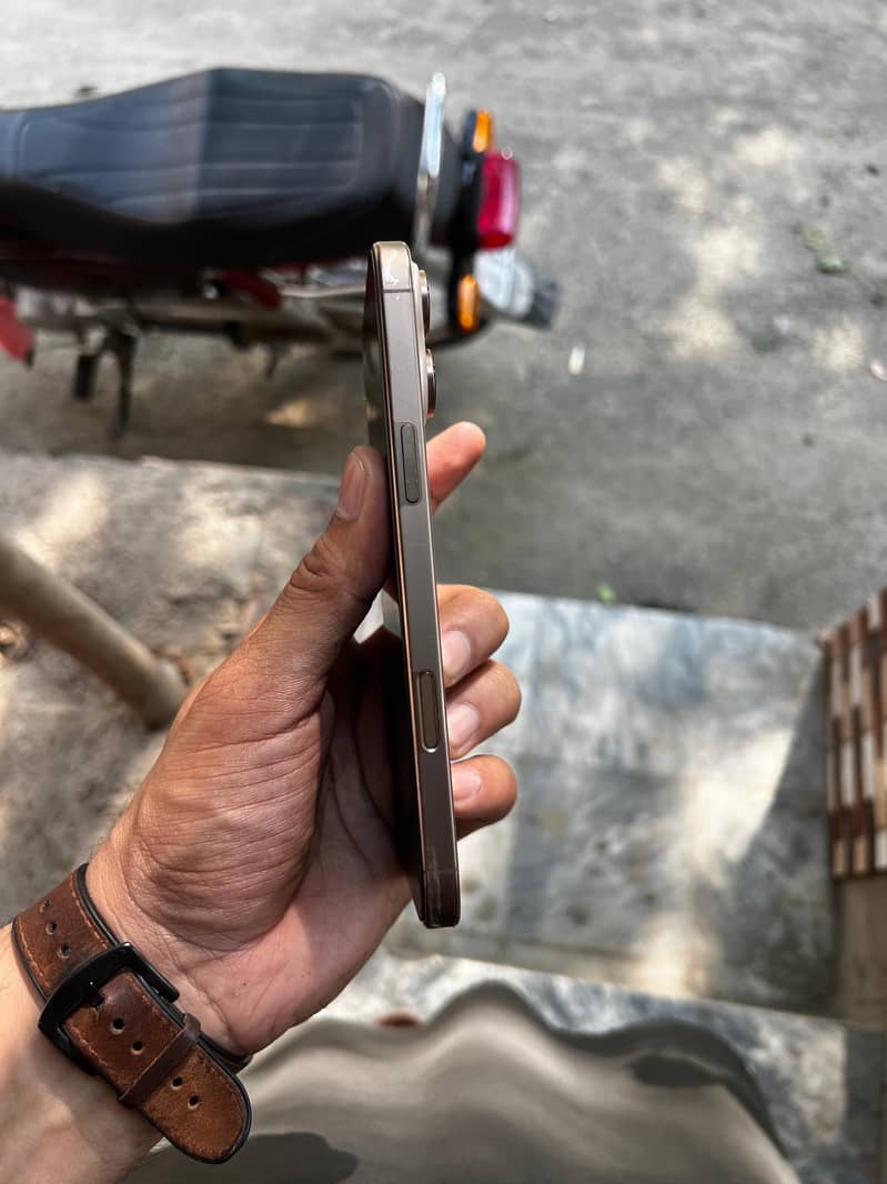 Iphone 16 Pro Max 3