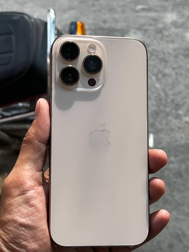 Iphone 16 Pro Max 4