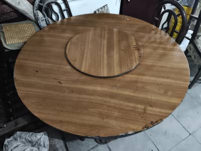 Dining table Rounded
