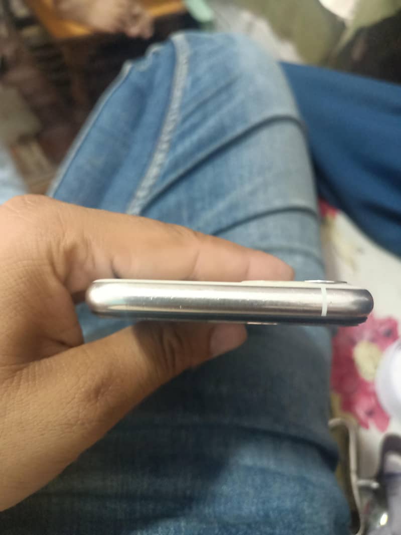 iphone 11pro 4