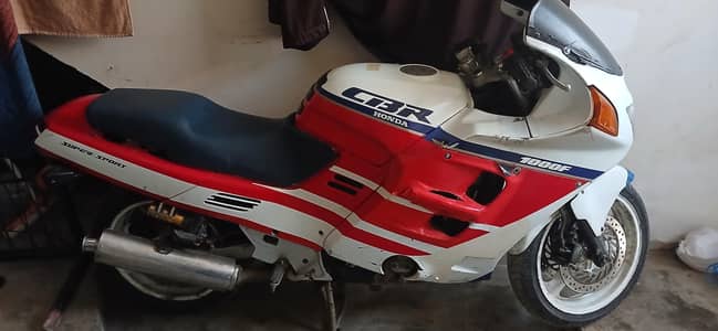HONDA CBR1000F