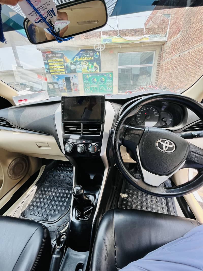 Yaris 5