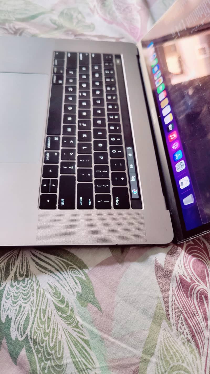 MacBook pro 2016 1