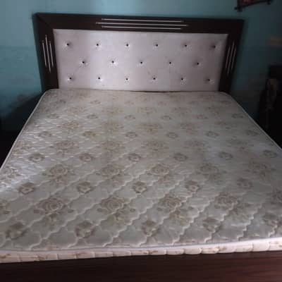 King size bed