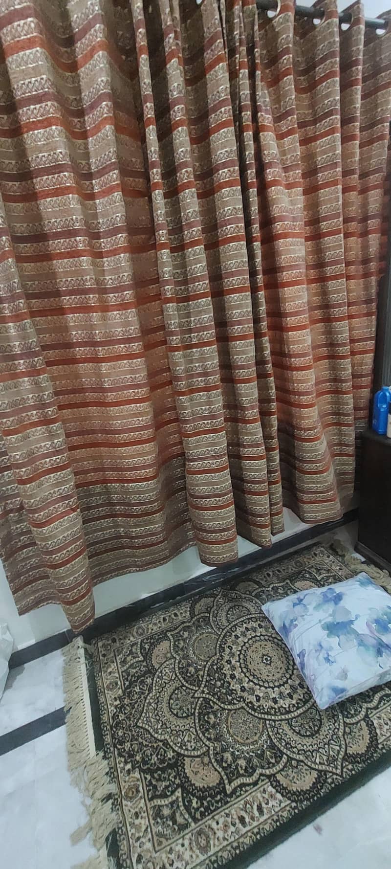 4 sets curtains 3