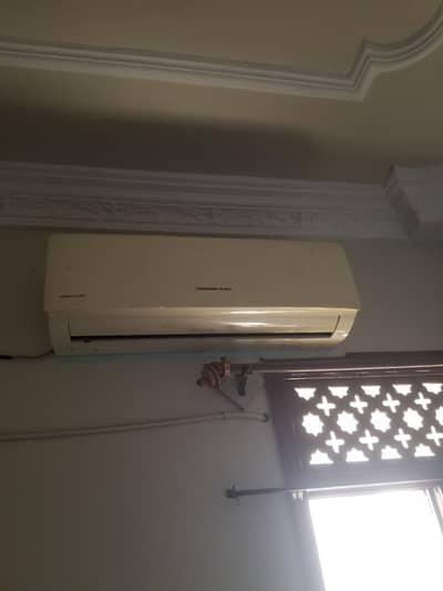 Changhong Ruba 1 ton AC best running condition