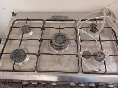 Glem brand cooking range with 5 burner