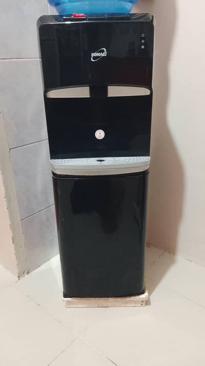 HOMAGE DISPENSER