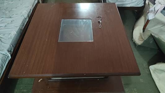 1 big centre table and 2 small tables