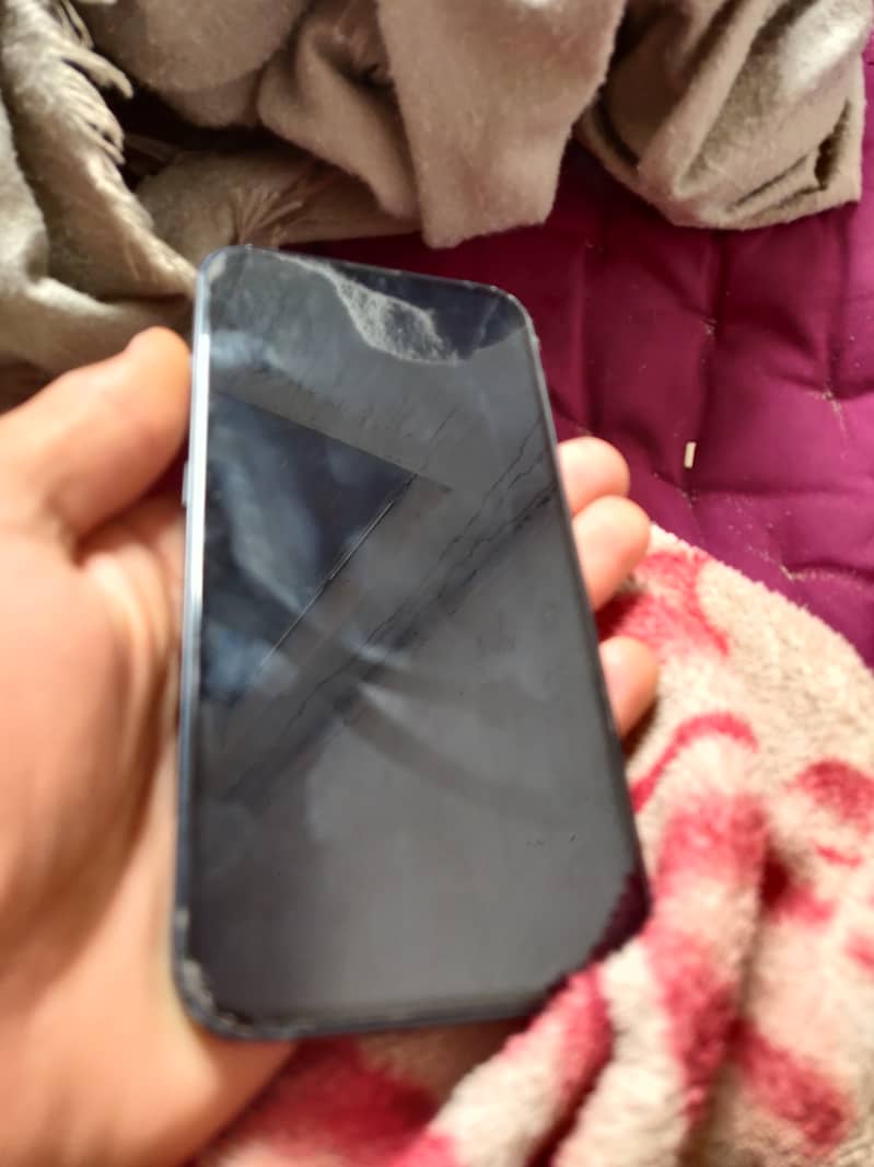 Apple iPhone 13 1