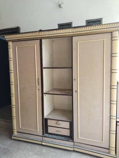 2nd Hand Wardrobe and Showcase