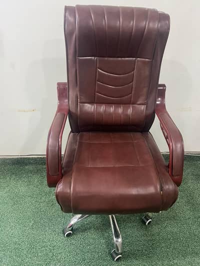 Luxury Executive Office Chair | High Back Revolving Chair | Excellent