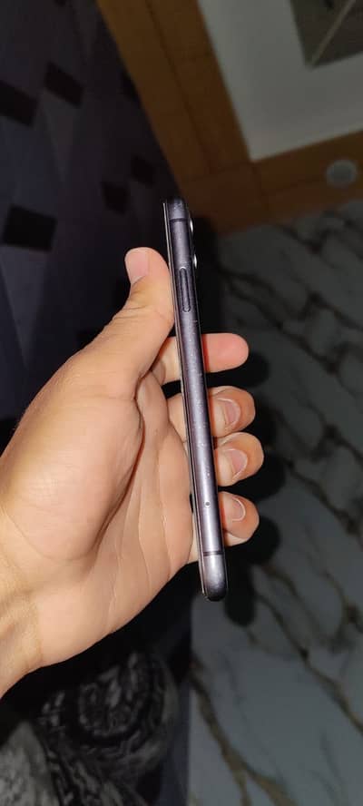 iPhone 11 Hh
