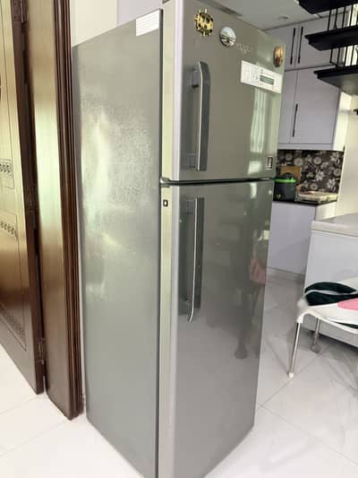 Whirl pool inverter fridge for sale