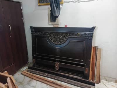 Queen Size Wooden Bed With Mattress for Sale