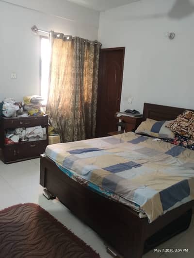 Flat for Sale Billy's Terrec 2nd floor 3 bed d. d East, west open Tiles flooring Open kitchen 1500 sqfit Leased Demand 205 Gulshan Iqbal block 10A *Code(16403)*