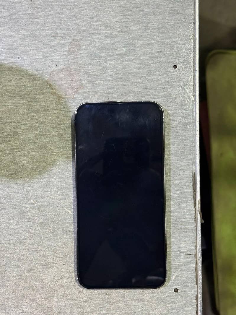 iPhone 14 Pro Max 4