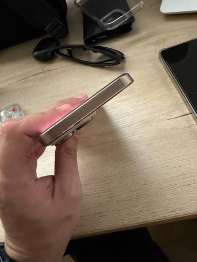 iPhone 16 Pro Max – JV