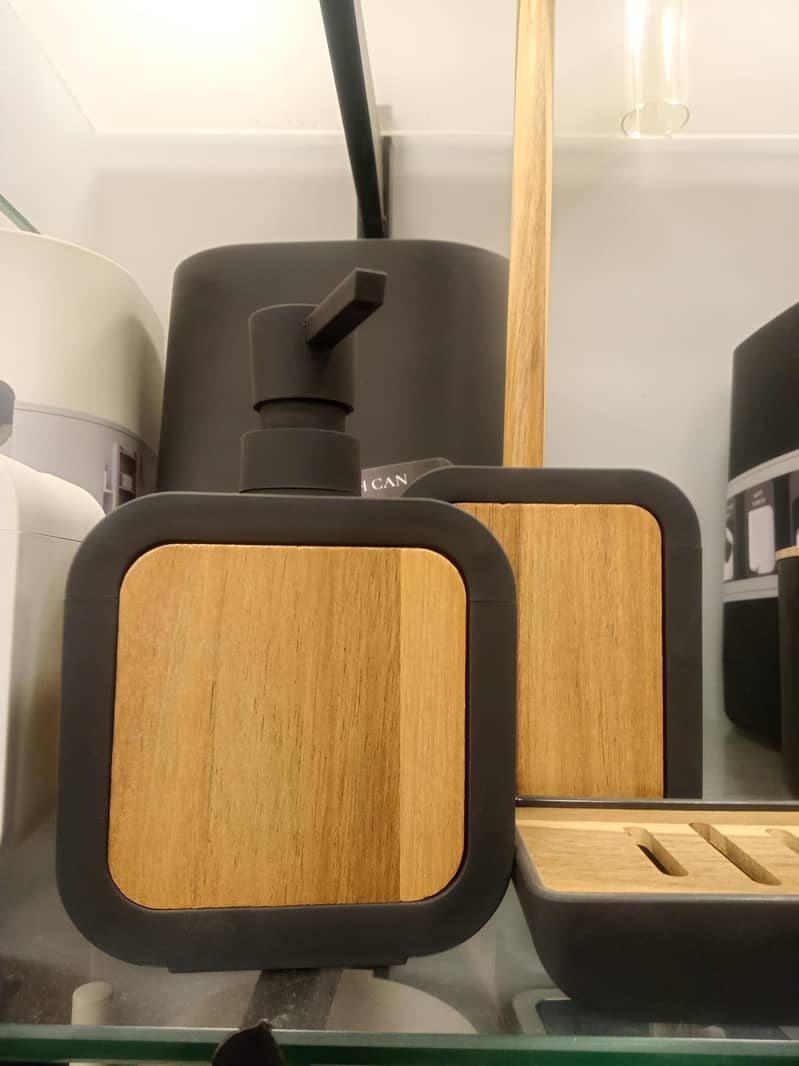 bathroom set 1