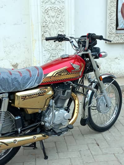 2025 Honda CG125s Gold  [0306.6655410)
