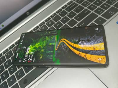 Oneplus 8 5G UW variant  + Cooling Fan