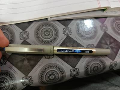 uniball eye pen (fine)