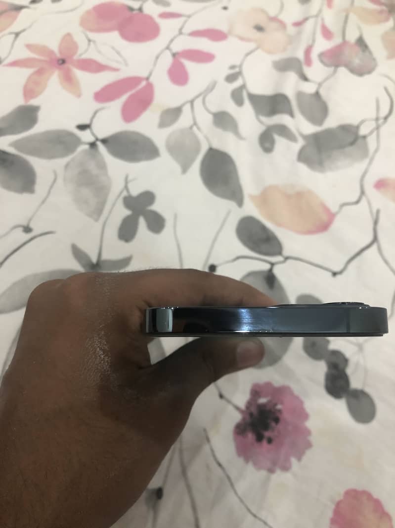 iphone 12 pro 2