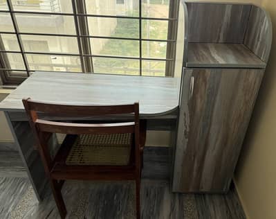 Sleek Compact Desk with Large Shelves – Ideal for Study or Home Offic