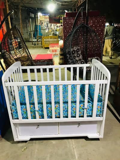 baby bed / baby cot