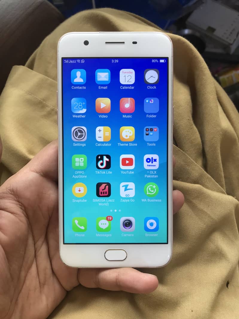 Oppo A57 0