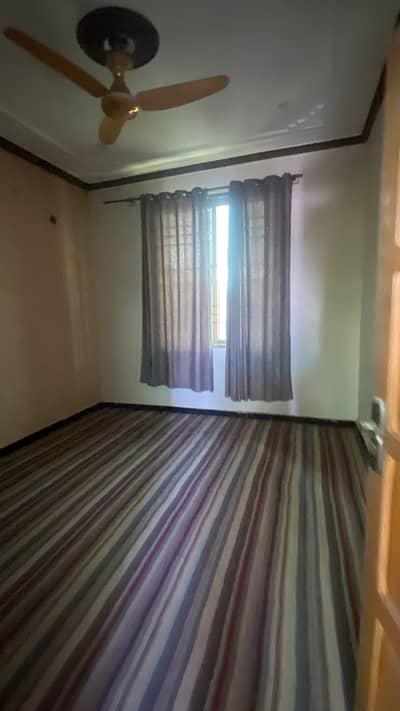 5 Marla 2nd floor available for rent in phase 4a