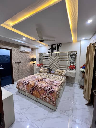 One bedroom furnished apartment daily basis short stay rent