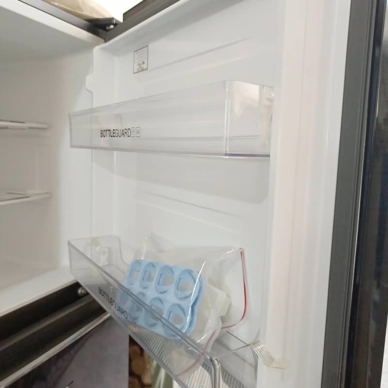 Refrigerator 0