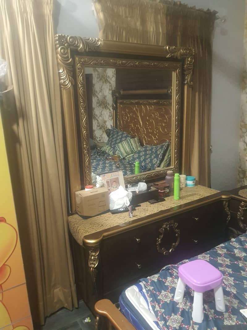 Dressing table 0