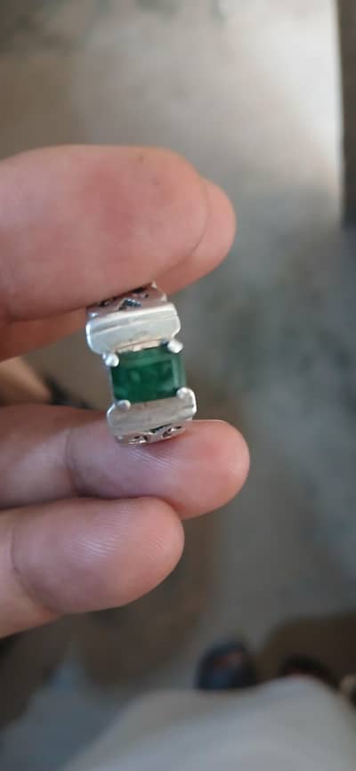 Emeraled ring