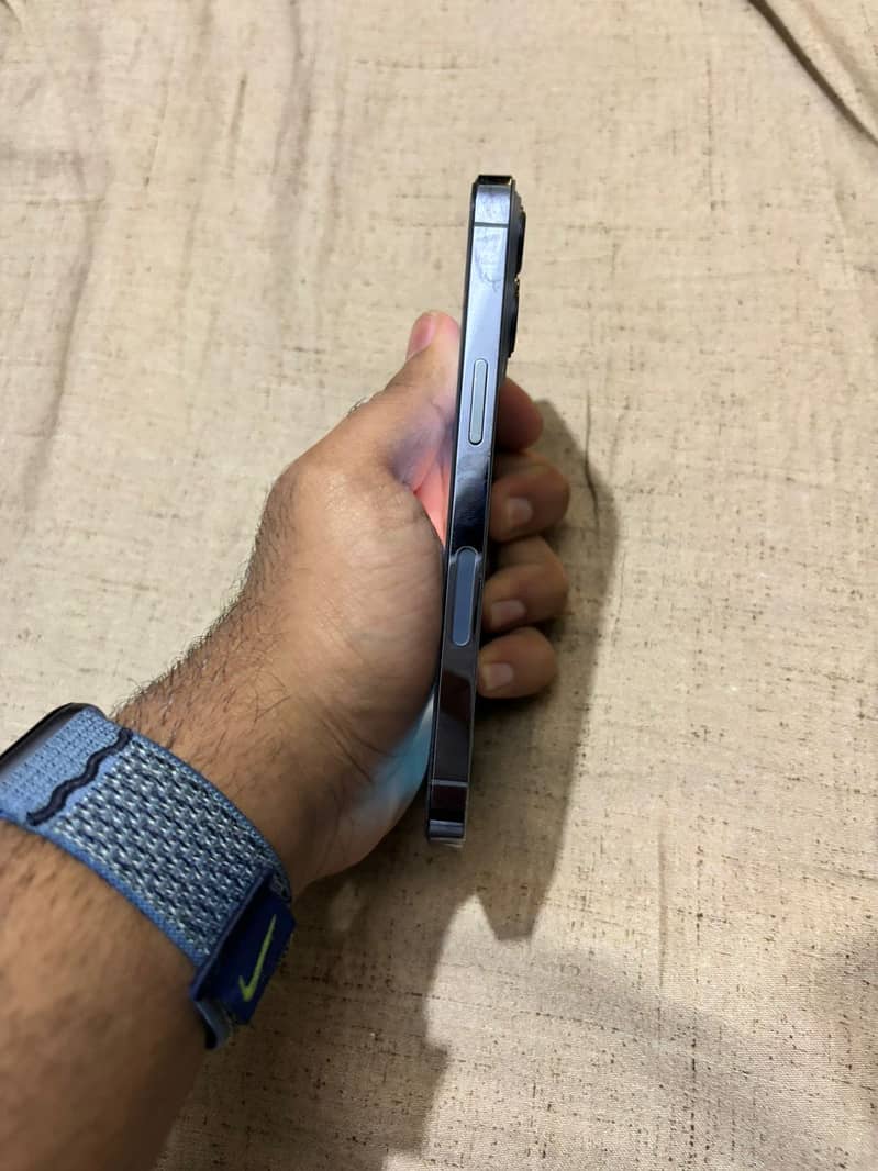 iPhone 13 Pro 2